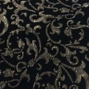 FINAL SALE PRICE Bellisima Silk Triangular Evening Wrap in Blk/Gld.